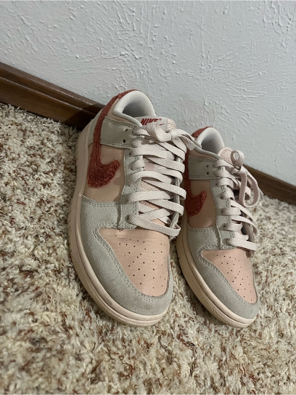 Nike Low-Top Sneakers in Blush, Beige & Rust Swoosh